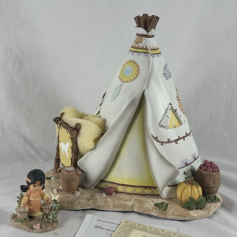 Precious Moments Hawthorne Village Full of Blessings Teepee‎ First Thanksgiving